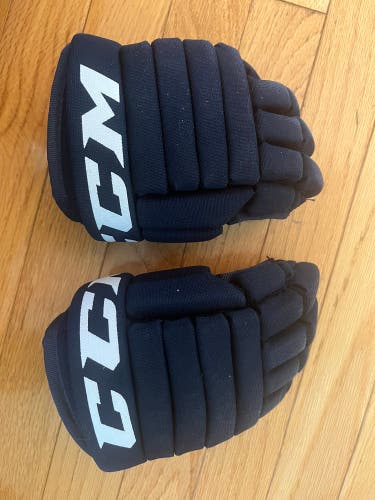 CCM Youth Ice Hockey Protectors Small Large