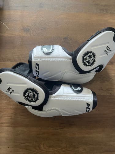 SMALL CCM 19K Pro Stock Elbow Pads