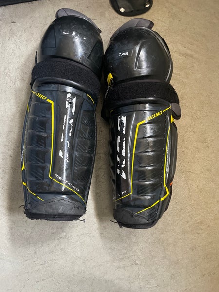 Used Junior CCM 13" Tacks 9080 Shin Pads