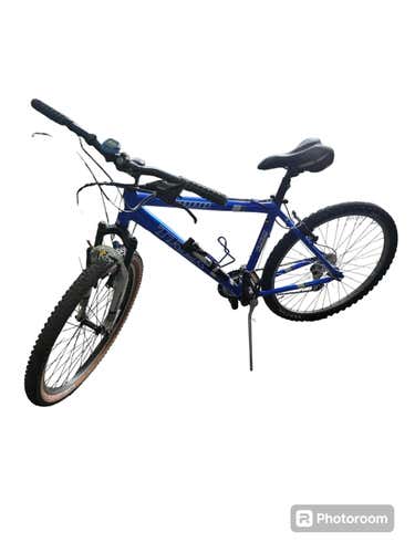 Used Trek 3900 43-47cm - 17-18" - Md Frame 21 Speed Men's Bikes