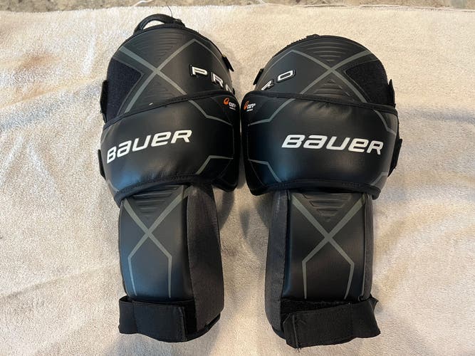 Used Bauer Senior Pro knee pads