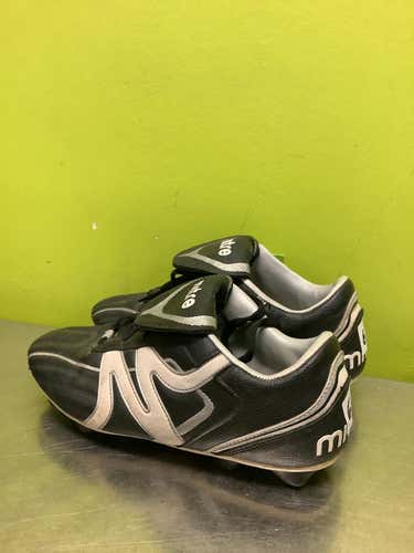 Used Mitre Senior 6 Cleat Soccer Outdoor Cleats