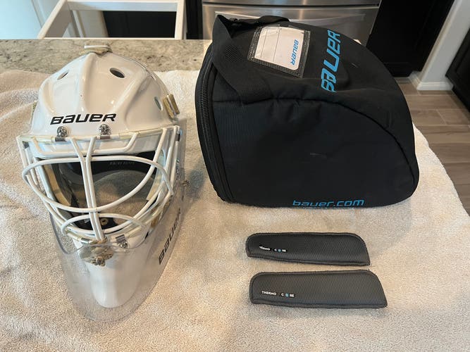 Used Medium Bauer 960 Goalie Mask