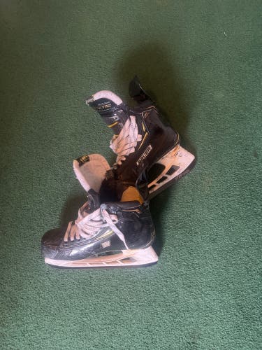 Used Senior Bauer Regular Width   7 Supreme Hockey Skates