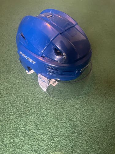 Used Medium Bauer Re-Akt 200 Helmet