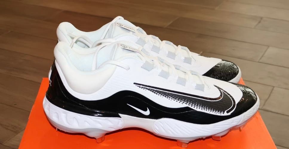 Size 9.5 Men’s Nike Alpha Huarache Elite 4 Low Metal Baseball Cleats White Black