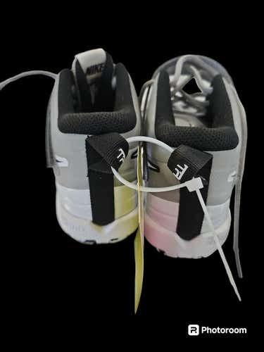 Used Nike Nike Cleats Junior 03.5 Baseball And Softball Cleats