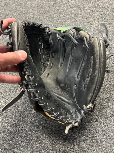 Wilson A2000 RH Throw 11" Baseball Glove