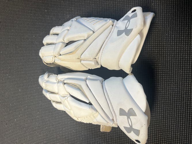 Used  Under Armour Large Engage 2 Lacrosse Gloves