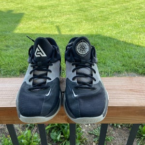 Giannis Antetokounmpo basketball shoes