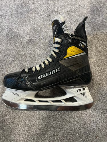 Used Senior Bauer  9.5 Supreme 3S Pro Hockey Skates