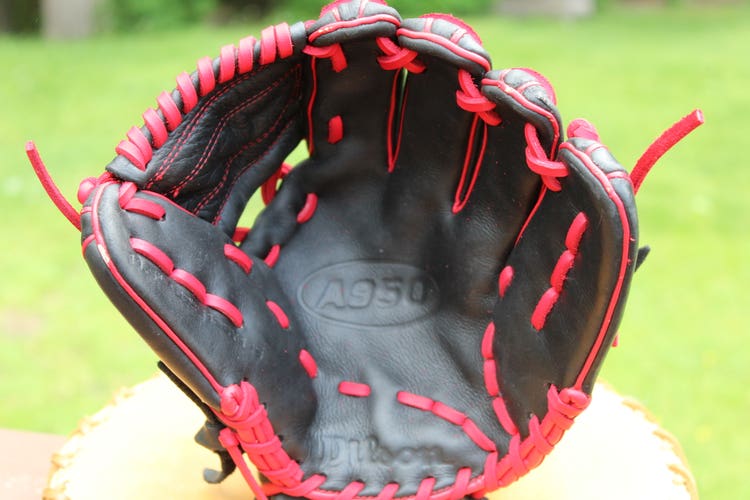 Used Wilson Infield Right Hand Throw A950 Baseball Glove 11.5"