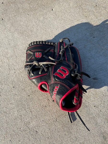 Used Right Hand Throw 11" A1000 Baseball Glove