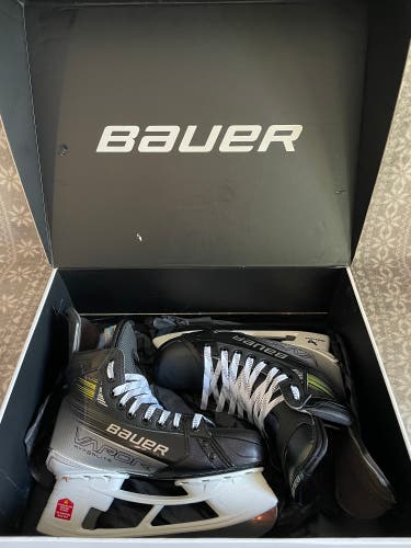 New Custom Bauer Vapor Hyperlite 2 Hockey Skates Size R: 6 3/4 L: 6 3/4 Fit 2