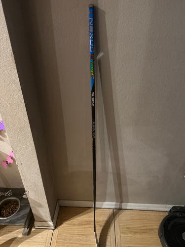 Used Junior Bauer Right Handed P92 Nexus Sync Hockey Stick