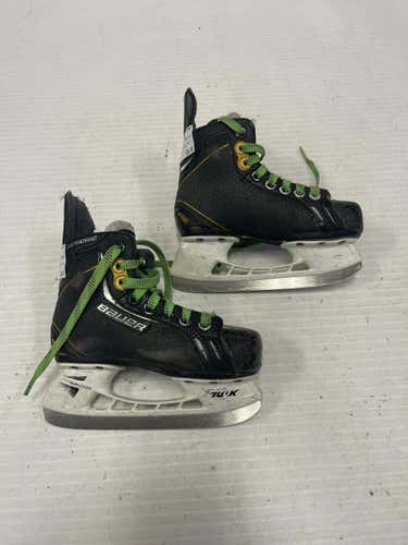 Used Bauer One .6 Youth 11.0 Ice Hockey Skates