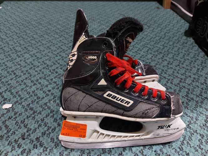 Used Bauer Supreme 5000 Intermediate 5.0 Ice Hockey Skates