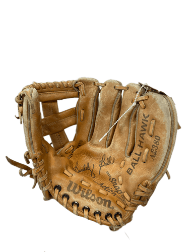 Used Wilson A2380 9" Fielders Gloves