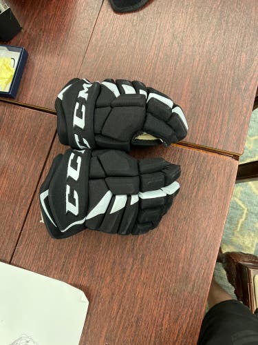 Used  CCM 11" Pro Stock Jetspeed FT485 Gloves