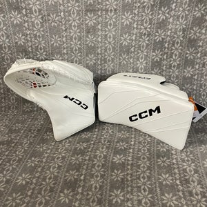 Like New CCM EFlex 6 Regular Glove and Blocker Set