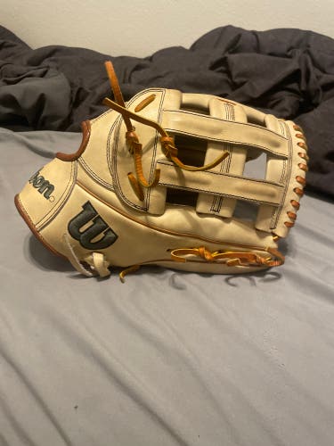 Used  Outfield 12.75" A2000 Baseball Glove