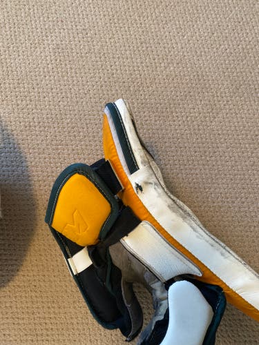 Used CCM Gloves, Jersey And Skate Guards