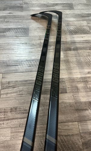 New! 2 PACK! 2 X 70 Flex Right Handed P29  FT Ghost Hockey Sticks