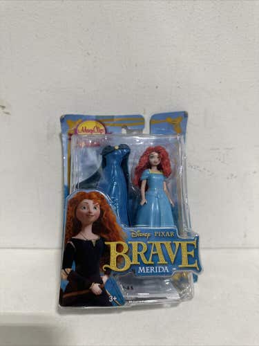 Mattel Disney Pixar Brave MERIDA Action Figure MAGICLIP FASHIONS DOLL 2011 NEW