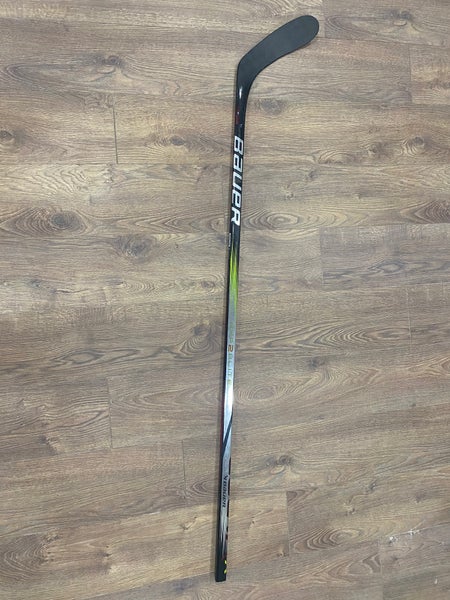 Used Bauer Right Handed P28 Vapor Hyperlite 2 Hockey Stick