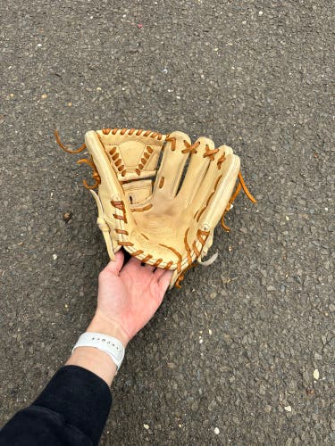 Used Pitcher's 11.75" Pro Preferred Baseball Glove