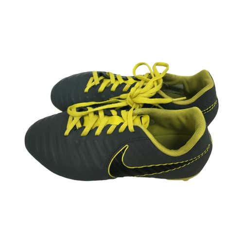 Used Nike Tiempo Junior 5 Cleat Soccer Outdoor Cleats