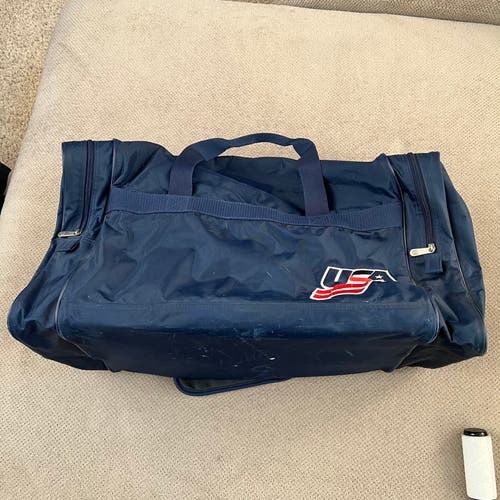 Nike USA hockey duffel bag