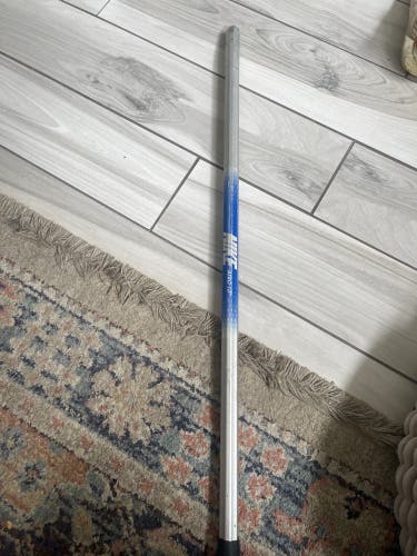 Nike Aero-10 Degree lacrosse shaft