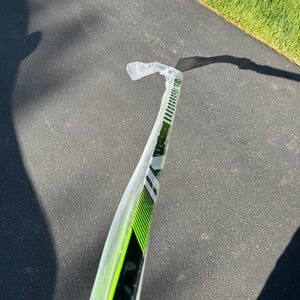 New Warrior Alpha LX2 Senior Hockey Stick (95 Flex W28)