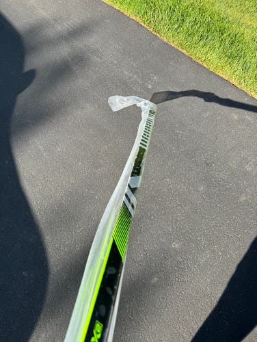 New Warrior Alpha LX2 Senior Hockey Stick (95 Flex W28)