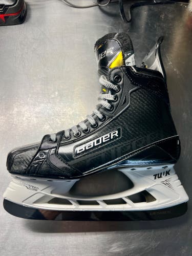 Used Senior Bauer Supreme UltraSonic 9 Hockey Skates