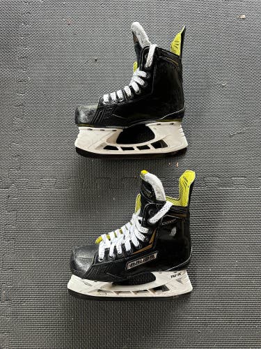 Used Jr Bauer Supreme S29 Hockey Skates with Comp Upgrades (read description)