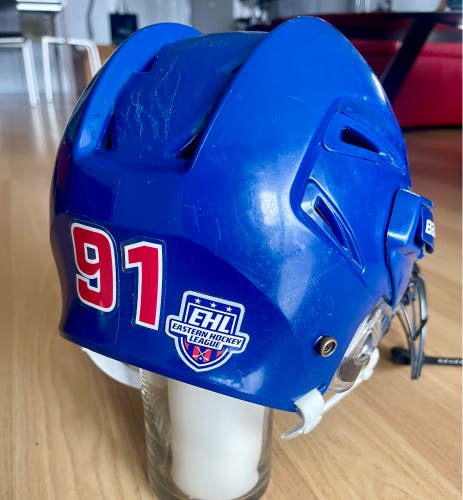 Bauer ReAkt hockey helmet with full Bauer cage Size medium Adult