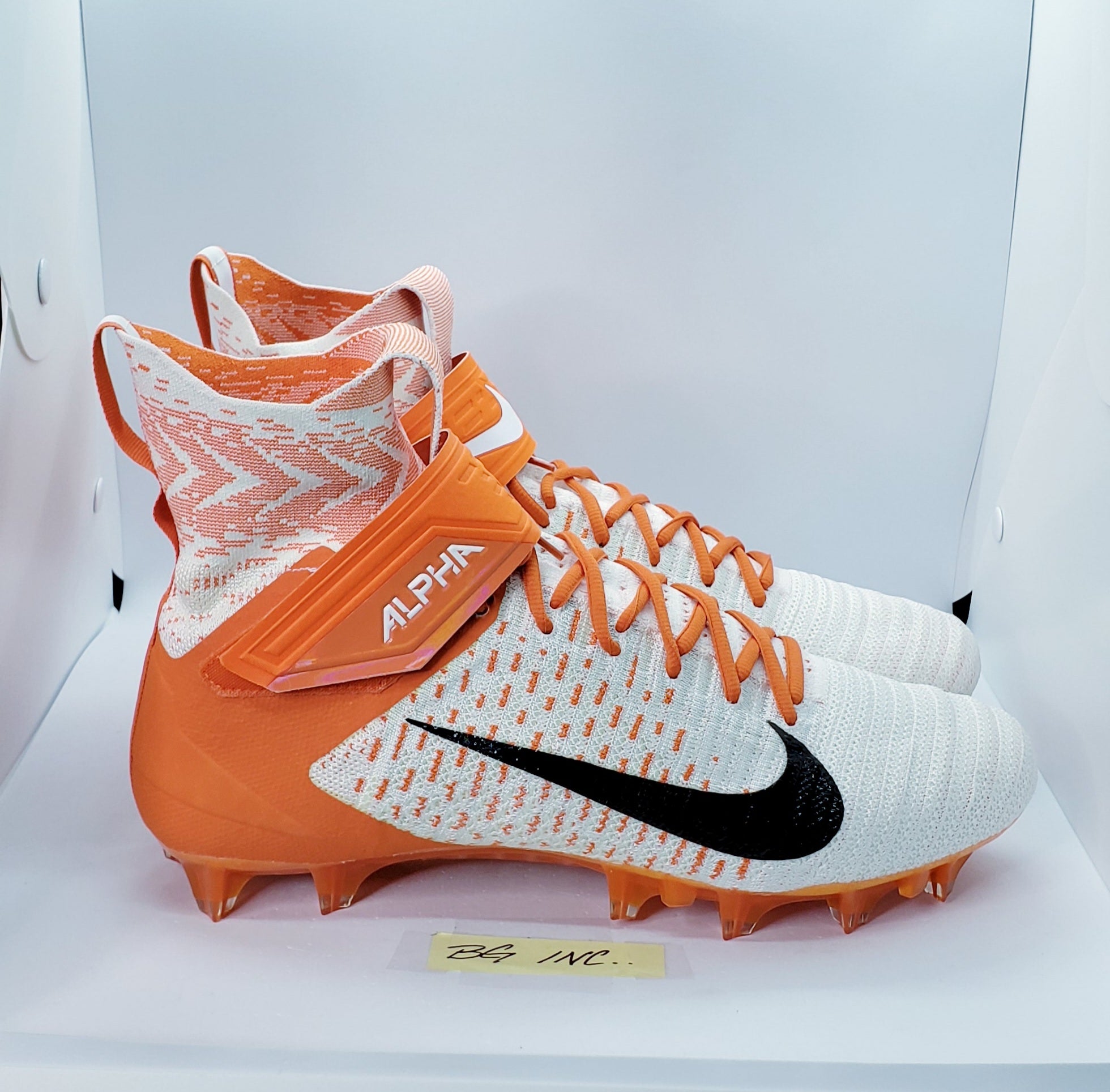 nike alpha menace elite 2 mid