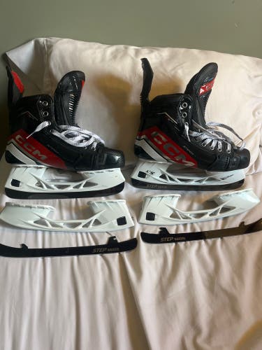 Used CCM Regular Width Size 5.5 JetSpeed FT6 Pro Hockey Skates