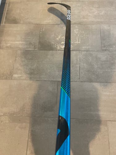 New Senior Bauer Right Handed P92 Nexus Geo Hockey Stick