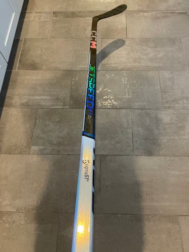 New Senior CCM Right Handed P28 Jetspeed FT6 Pro Hockey Stick