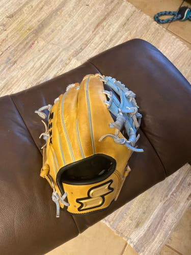 Used Infield 11.5" z9 Baseball Glove