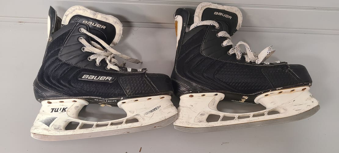 Senior Bauer Flexlite 4.0 Hockey Skates Regular (D) Width size 9.5
