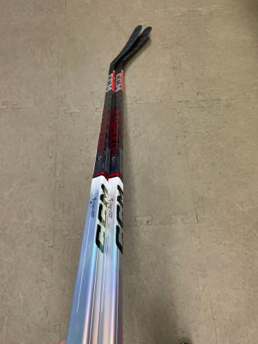 New Senior CCM Right Handed P29 Jetspeed FT6 Pro Hockey Stick - 2 Pack