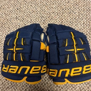 Bauer 4 Roll Pro Hockey Gloves
