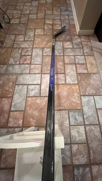 Senior New Right Handed CCM RibCor Trigger 8 Pro Hockey Stick P29 70 FLEX (b)