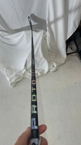 New Bauer Right Handed P92 Proto-R 65 Flex Hockey Stick (a)