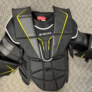 CCM AXIS 1.5 Junior Large/XL goal chest protector