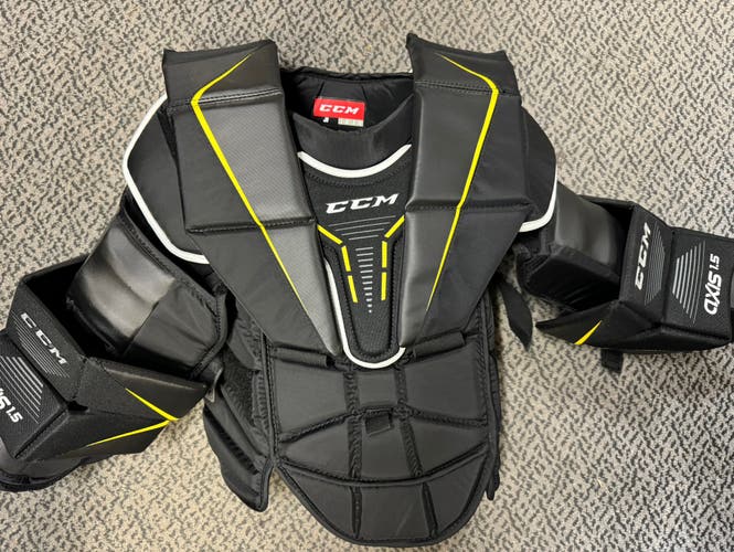 CCM AXIS 1.5 Junior Large/XL goal chest protector